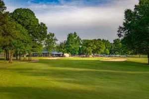 Golf in Montgomery Lagoon Park