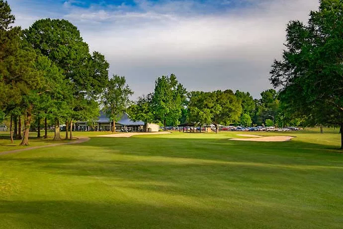 Golf in Montgomery Lagoon Park