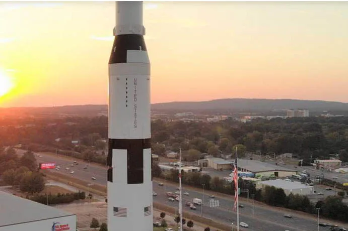 HomeTown Championship, Saturn V rocket