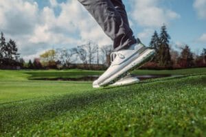 TRUE Maveb golf shoe
